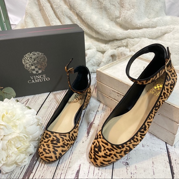 Vince Camuto atterra ballerina fur flats NEW - Picture 3 of 8